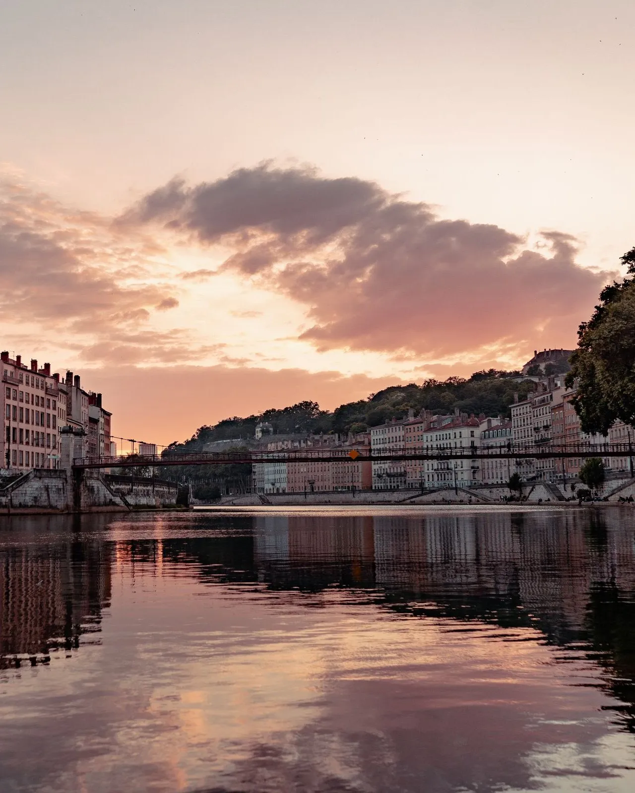 Les quais de Saône à Lyon au coucher du soleil