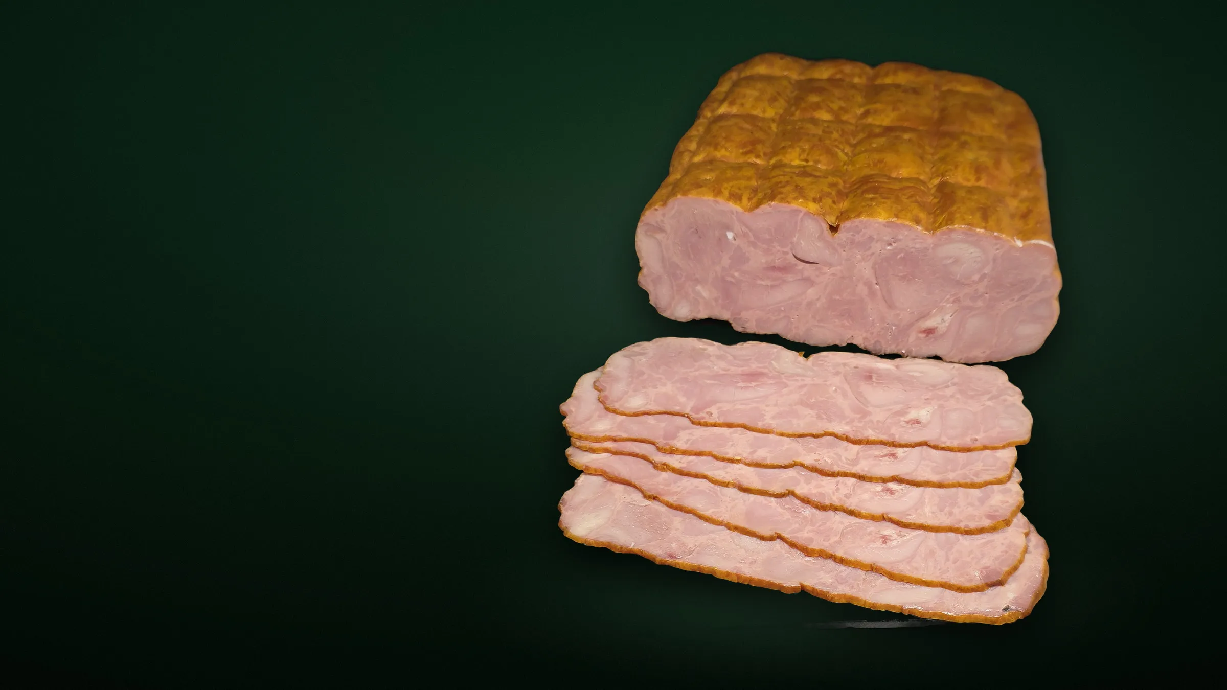 Bacon de dinde Mon Deliss en tranches fines, devant la pièce entière
